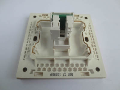 福田點開關正品 D1S 一款集美學與實用性于一體的86型網絡電腦插座